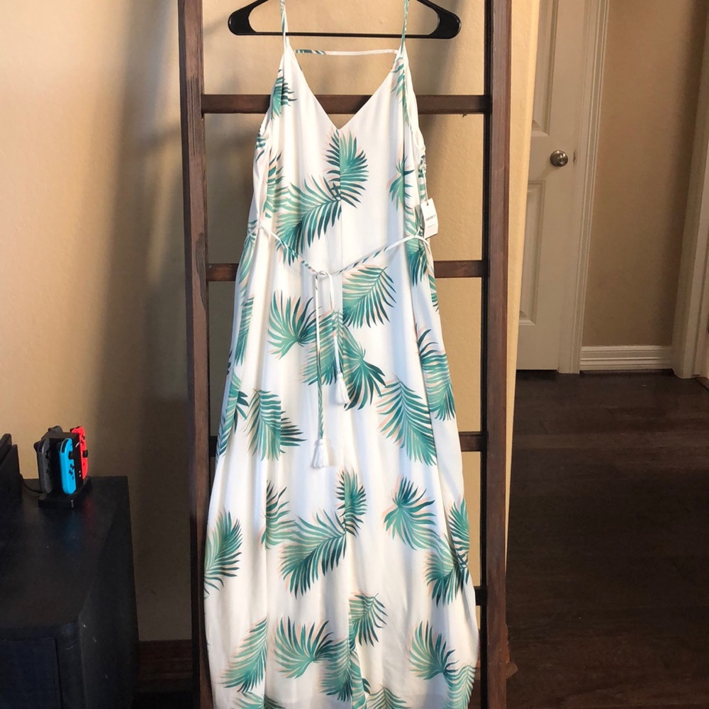 • Forever 21 • NWT Maxi Dress